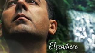 피아니스트 겸 작곡가 아라쉬 베흐자디가 새 앨범 Elsewhere를 발표한다.