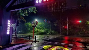 210510_상현2동, 상현공원 입구에 교통사고 방지 알림 시스템 설치_사진.jpg