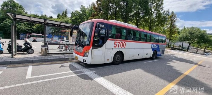 210901_광역버스 7개 노선 공공버스로 추가 전환_사진(1).JPG