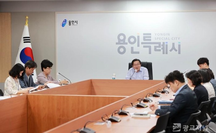 용인특례시가 ‘위기신호 감지가구’ 대응을 위한 긴급 대책 회의를 16일 개최했다..JPG