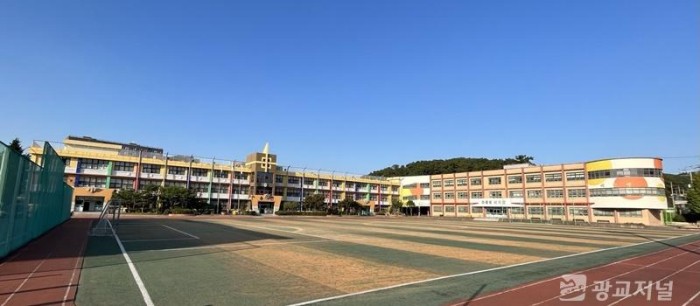 2. 용천초등학교 전경.jpg