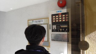 6. 용인특례시가 노후 아파트 23곳의 화재 대응 장비를 점검했다.JPG