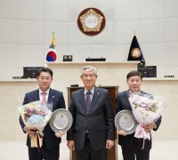 용인특례시의회 황재욱·이진규 의원, 자랑스런 의원상 수상